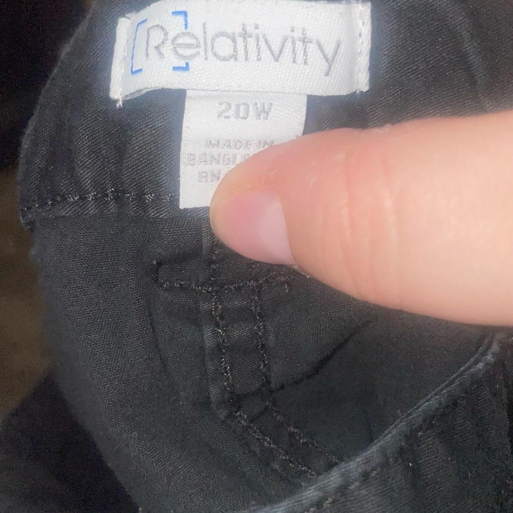 Relativity Black Capris!!
